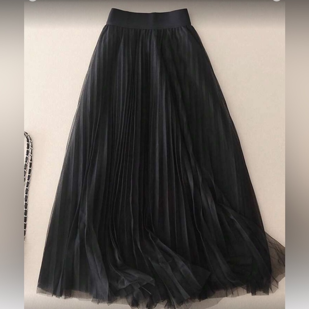 Elegant Tan Pleated Skirt